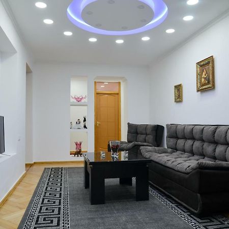 Anastasia Apartment クタイシ エクステリア 写真